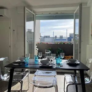 Dachgeschoss Fuer 4 Mit Terrasse Viena